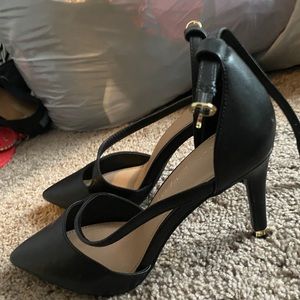 Kelly and Katie Sz 8 Black Heels